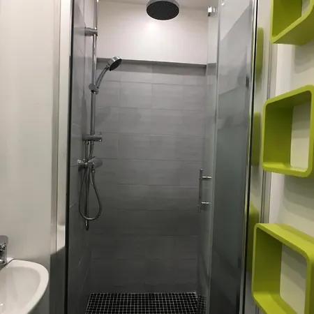 Daire Spacious 3 Bed App With Pool 5min To Jlp Ideal For 2 Families Or 8 People *